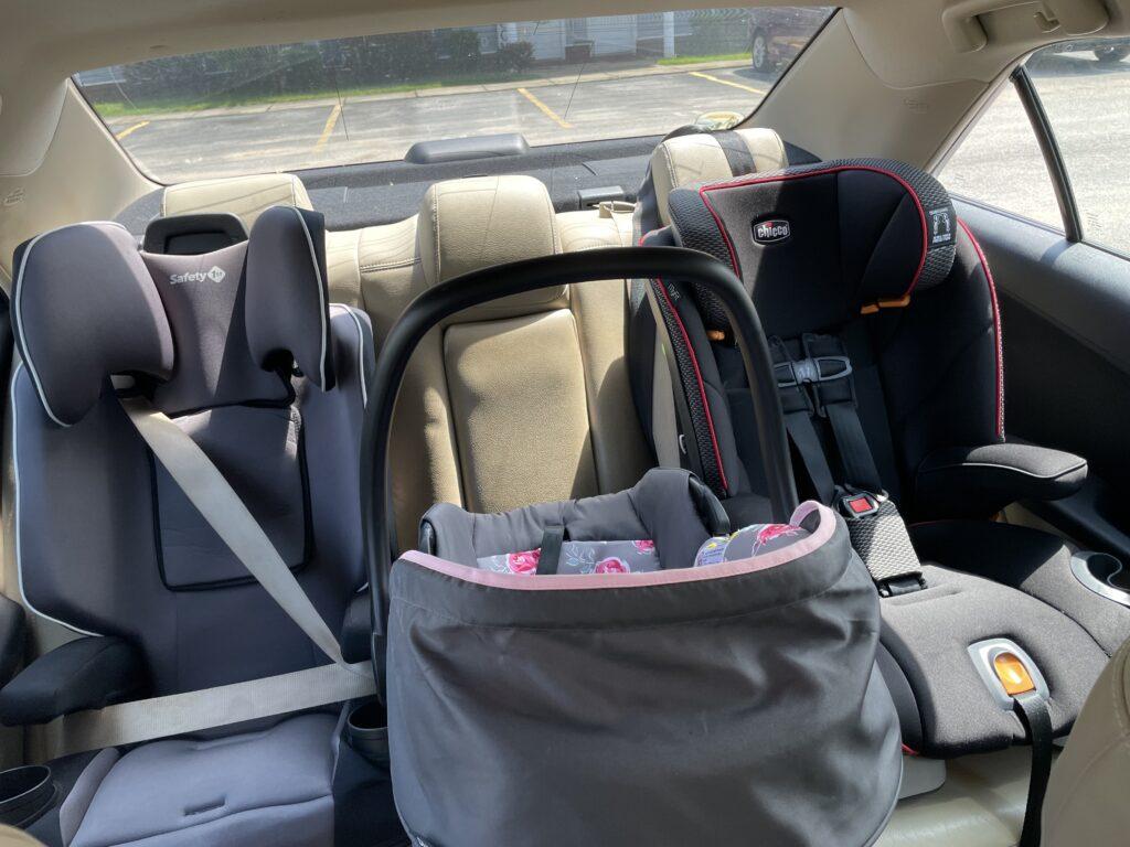 3 car seats in one row